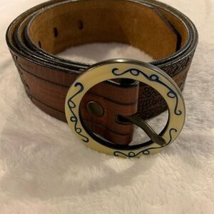 Embellished Leather belt round buckle 32”